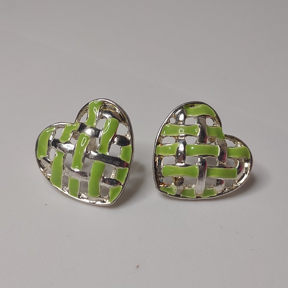 Cute Green And Silver Tone Heart Earrings